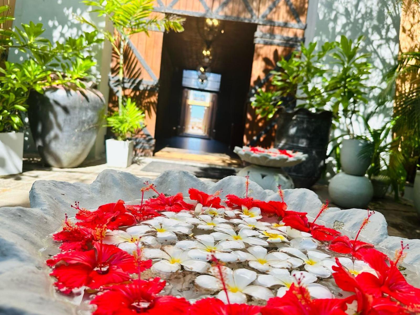 אונה ואטונה Thaproban Pavilion Resort And Spa מראה חיצוני תמונה