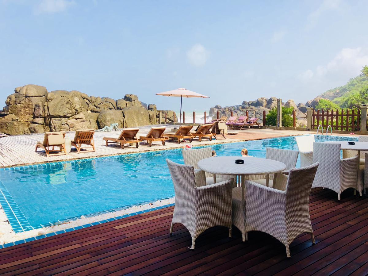 אונה ואטונה Thaproban Pavilion Resort And Spa מראה חיצוני תמונה