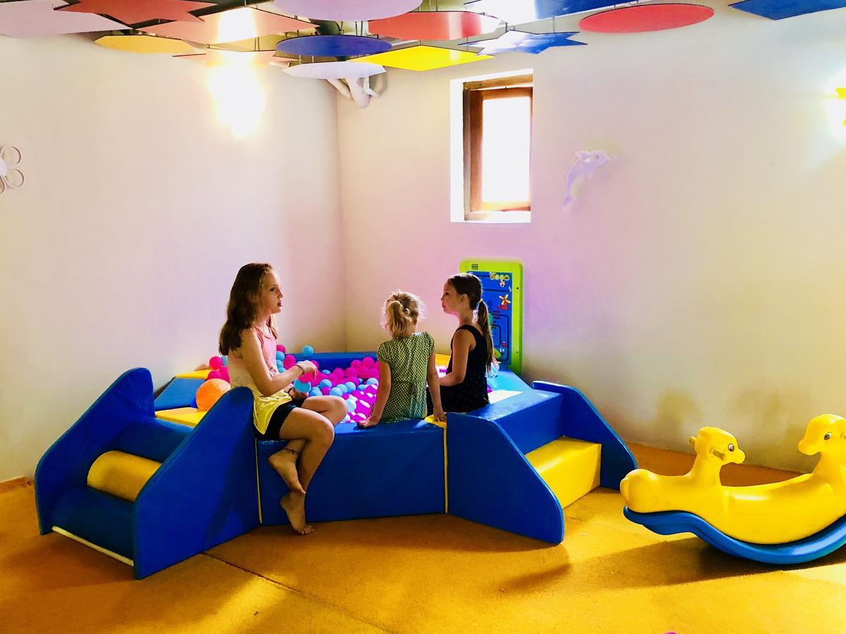 אונה ואטונה Thaproban Pavilion Resort And Spa מראה חיצוני תמונה