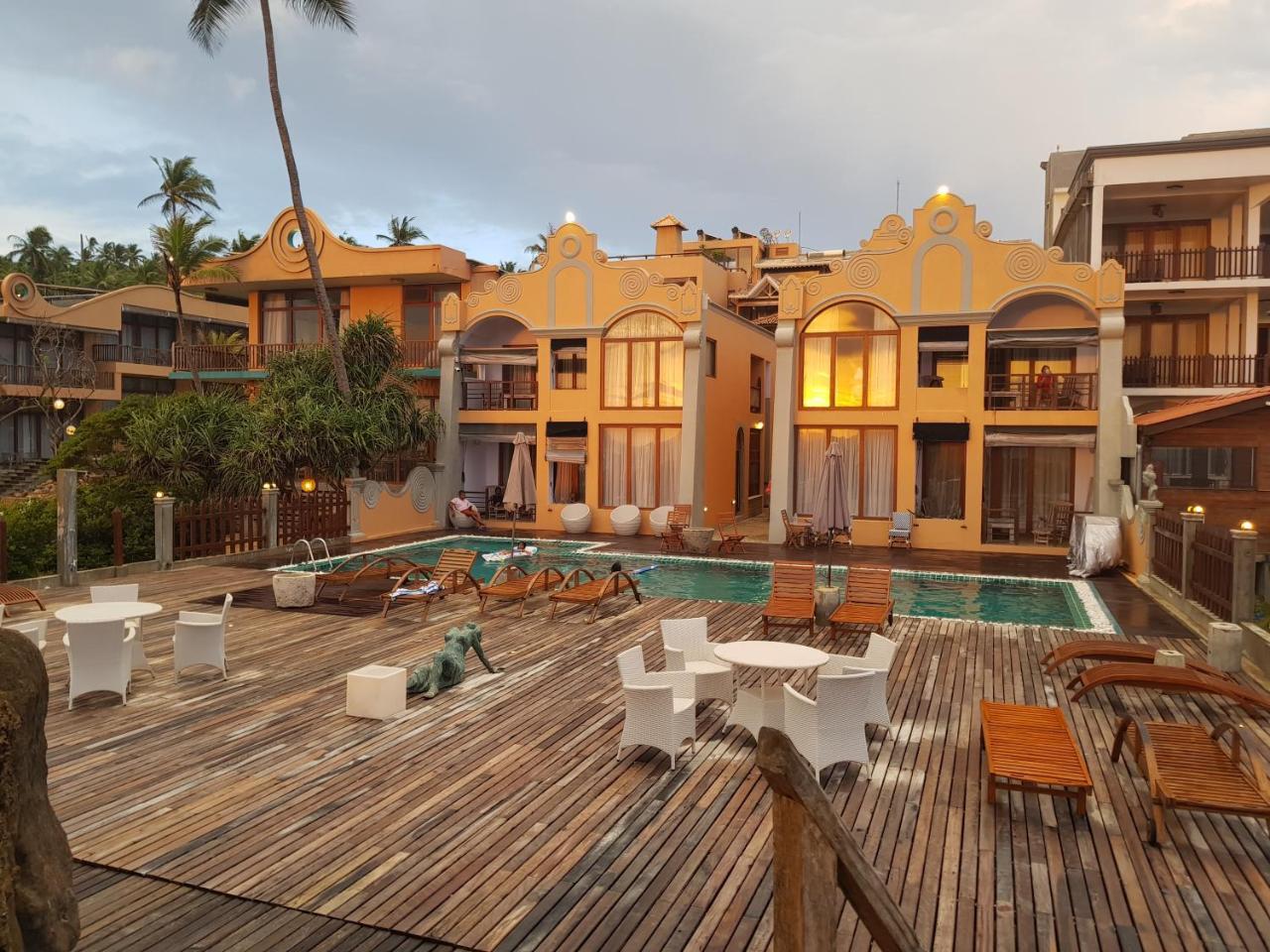 אונה ואטונה Thaproban Pavilion Resort And Spa מראה חיצוני תמונה